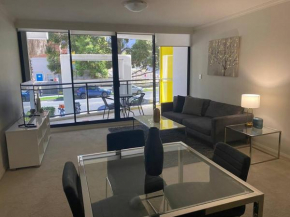 Ultra Convenient St Leonards Apartment HER09008, Sydney